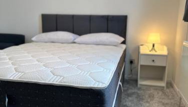 Dartford Luxurious House with Parking - Netflix - Wi-Fi - Foto 3