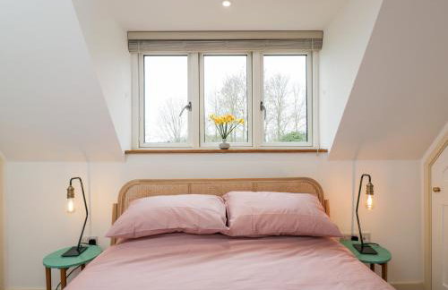 High Cogges Farm Holiday Cottages - Photo 32