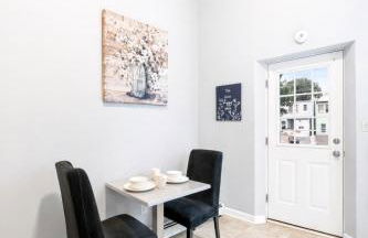 Escape your everyday in your COZY HIDEAWAY Feel right at home Relax recharge & unwind - Foto 5