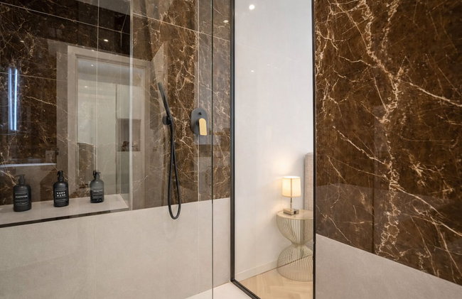 B and G Boutique apt.-heart of Milano- Design District - Photo 49