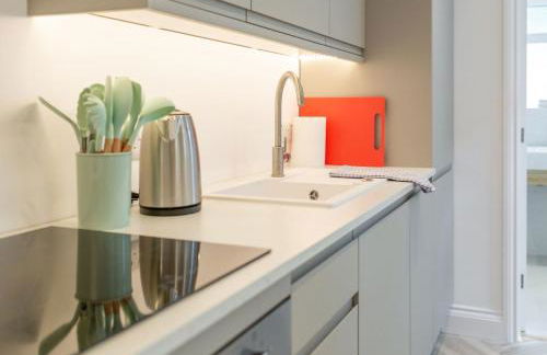 Bright & Airy 2BD - 10 mins walk to Chelt Centre! - Photo 14