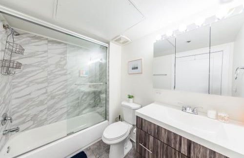 Modern and Bright 2BR on Michigan Ave with Optional Parking and Gym Access Near Soldier Field & Grant Park - Foto 17