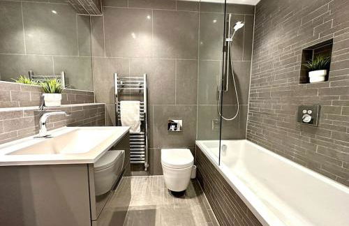 Super Modern New 2 Bedroom Apartment - Next to the Beach - Great Location - Fast WiFi - Smart TV - sleeps up to 4! Close to Purbeck, Corfe Castle, Sandbanks, Poole & Bournemouth - Foto 15