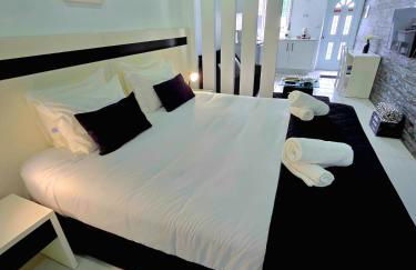 The Cedar Tree Studio - Photo 1