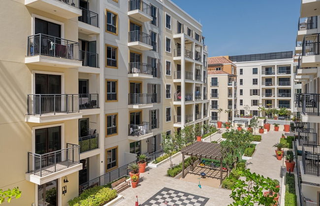 La Mer La Cote Bldg 2bdrms and Pool - Photo 1