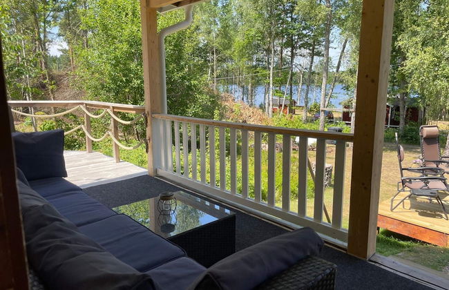 Bright Holiday House by the Lake - Photo 29