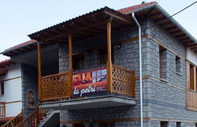 La Petri Studios with Fireplace & View - Foto 34