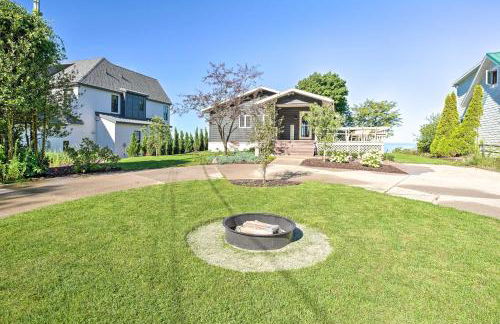 Modern Lake Michigan Home with 3 Lakefront Decks! - Foto 28