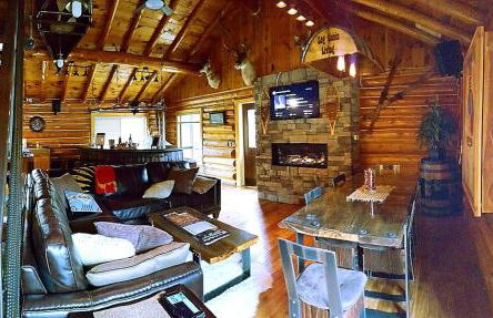 Superb Log Cabin Rental for Groups near Munising and Pictured Rocks National Lakeshore, Michigan - Foto 4