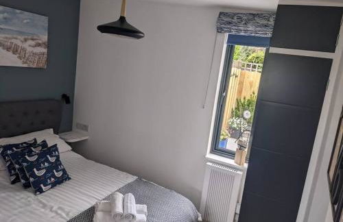 Modern cosy apartment walking distance to many cove beaches and coast path walks as well as the famous Helford river - Foto 25