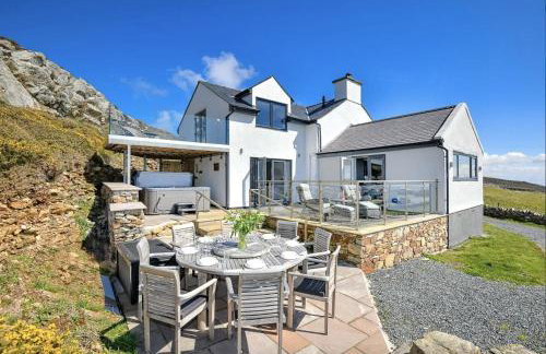 Goferydd, South Stack, Anglesey, 4 bed luxury home, hot tub, dog friendly - Foto 1
