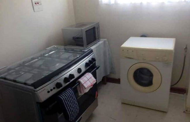 2 bed Guesthouse in Mabelreign - 2012 - Foto 3