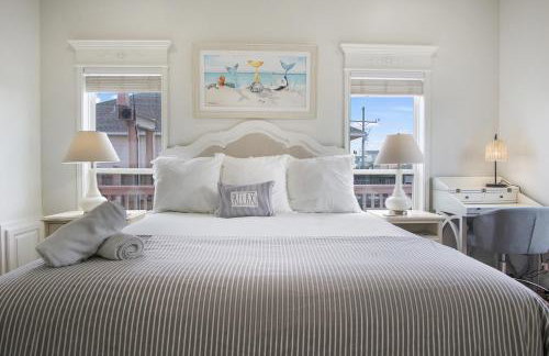 Beach Front Cottage with Beautiful Ocean Views! - Foto 9