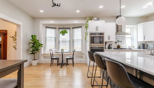 NEW REMODEL Denver Luxury Home with Private HOT TUB - Foto 2