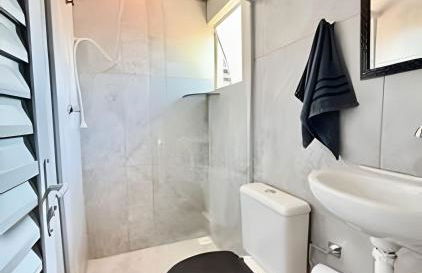 Corner of Two Flowers - Foto 13