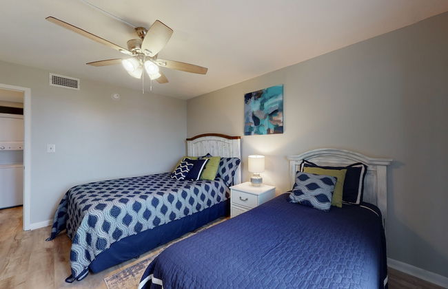 Romar Tower Condos - Photo 8