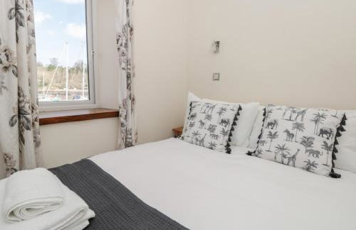 Spanish Boathouse - Photo 23