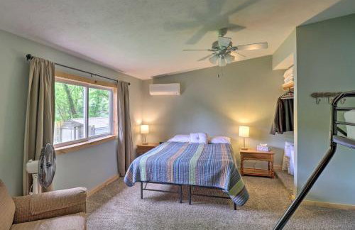 Expansive Cotter Cabin on White River with Deck! - Foto 14