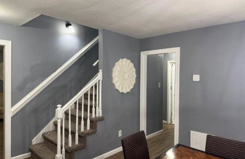 Stylish Remodeled 23 Large beds Near Elvis Presley - Foto 33