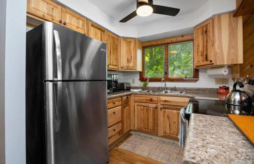 Camp Birch: Waterfront Home on Lake Leelanau - Foto 16