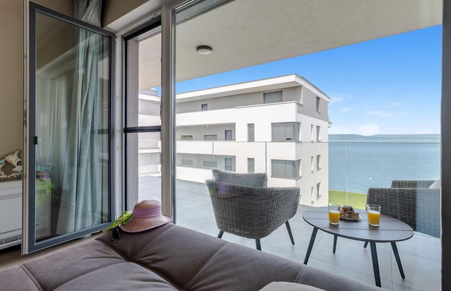 Lakefront Elegant Condo Lela - Foto 2