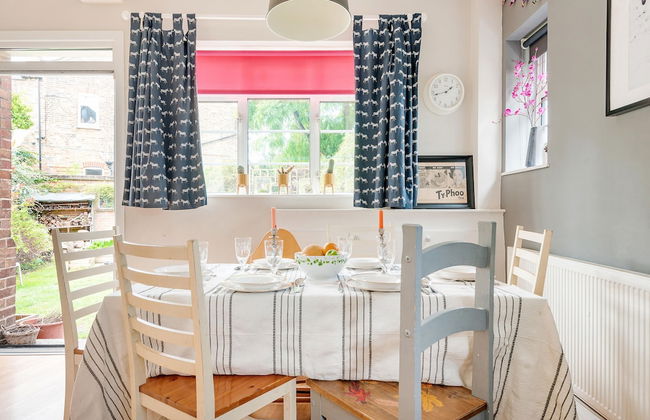 Majestic Home With Beautiful Garden in North West London by Underthedoormat - Foto 11