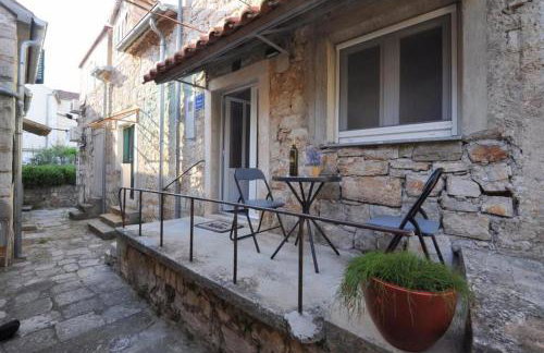 House Zlatni otok - Photo 1