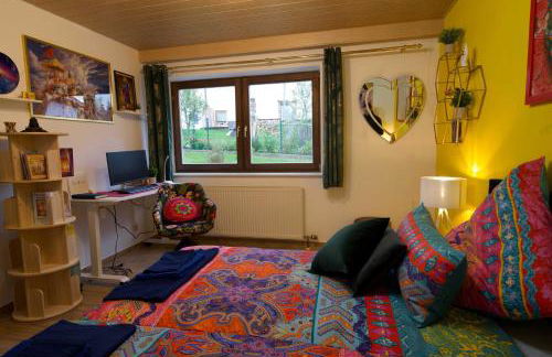 Stilvolles und Kunstvolles Retreat Apartment mit 400qm Garten & Massage und Ayurveda - Foto 36