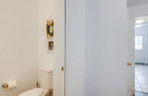 Cozy Mtn-View Retreat with Yard Near Hiking and Golf! - Foto 15