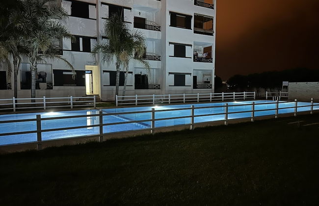 Luxurious Scandinavian-style pool & play - Photo 26