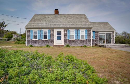 Walk to Beach Chatham Gem with Ocean-View Sunroom! - Foto 2