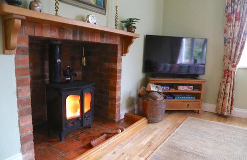 3-bedroom cottage set in a large enclosed garden - Foto 6