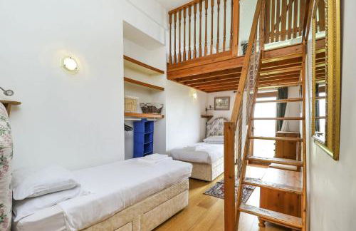 The Old Signal House - Photo 50