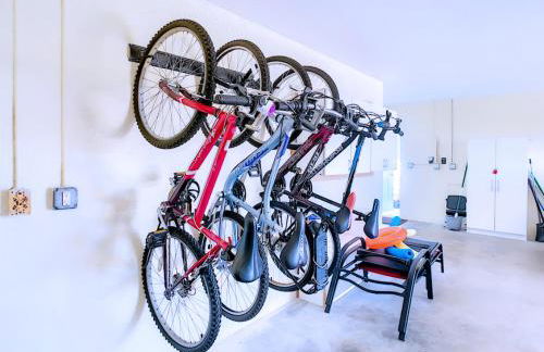 On The Water! Sleeps 12! 2 King Masters, Golf, Fishing, Bbq, Pool, Spa, Pvt Yard - Foto 9