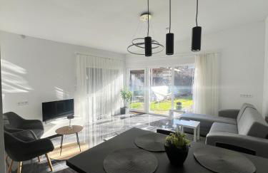 Cozy Apartment with Excellent Transport Links to Old Town, Main Station and Trade Fair - Foto 9