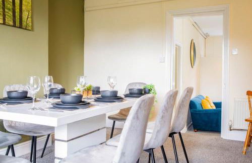 3 Bedroom House - Free Parking-Hospital-Contractors-Families - Long Stay Rates Available - Photo 17