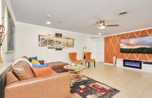 Luxury Retreat with Heated Pool, Firepit, Outdoor Cinema - Foto 55