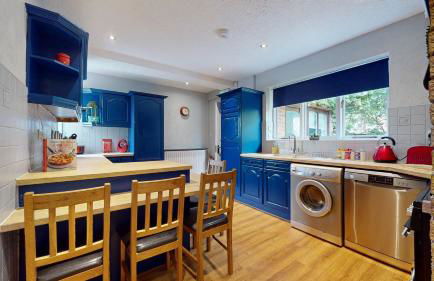 Charming 3 Bed Bungalow Parking & Wifi Business and Leisure by Jesswood Properties - Foto 6