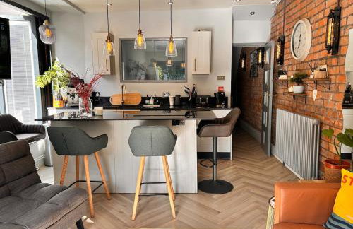 The Connaught Suite - Inc Private Hot Tub - Photo 19