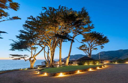 Distinguished Oceanfront Point Estate with Iconic Beach Mountain Vistas - Foto 27