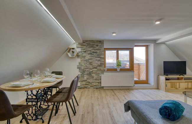 Farmhouse Raspberry Pool Wellness - Photo 1