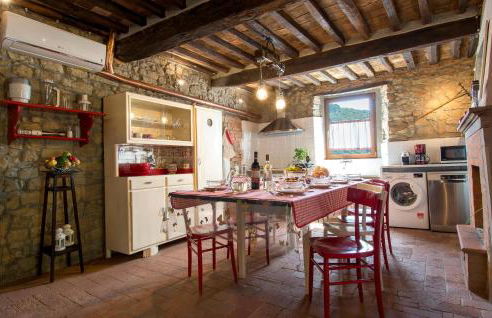 3 Bedroom Amazing Apartment In Benabbio - Foto 7