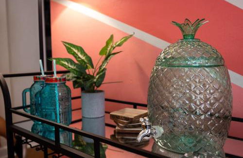 Your UF Getaway: 1 Block from Campus - 4 BD Haven - Foto 15