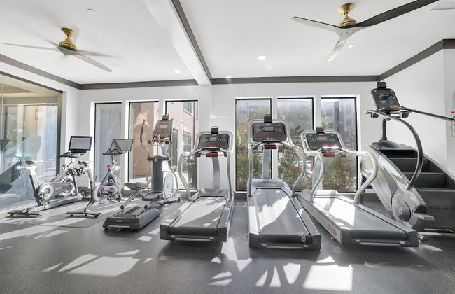 Ebony Ivory Midtown King Bed - Foto 39