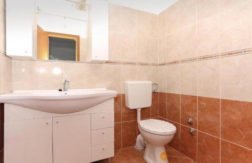 10 Bedroom Beautiful Home In Kucice - Foto 54