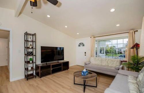 Peaceful Family Home with 3 Bedrooms and 2 Bathrooms - Photo 8