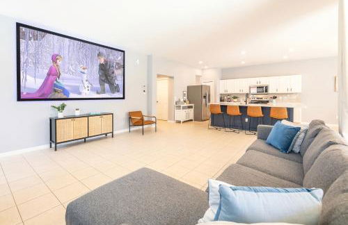 Family Retreat 6BR Villa with Private Pool, Spa & Theater near Disney - Foto 10