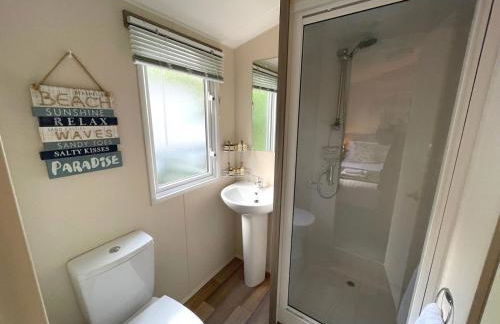 Beautiful 3BR Holiday Home in Stunning Location - Pass the Keys - Foto 17