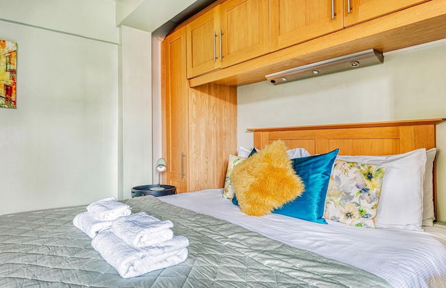 Warm and Welcoming Home in Putney by Underthedoormat - Foto 2