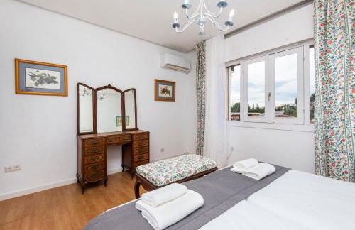 Queen Fabiola Villa, spacius home with private Pool in east Malaga - Photo 28